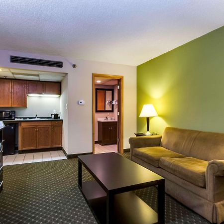 Quality Inn & Suites Moline - Quad Cities エクステリア 写真