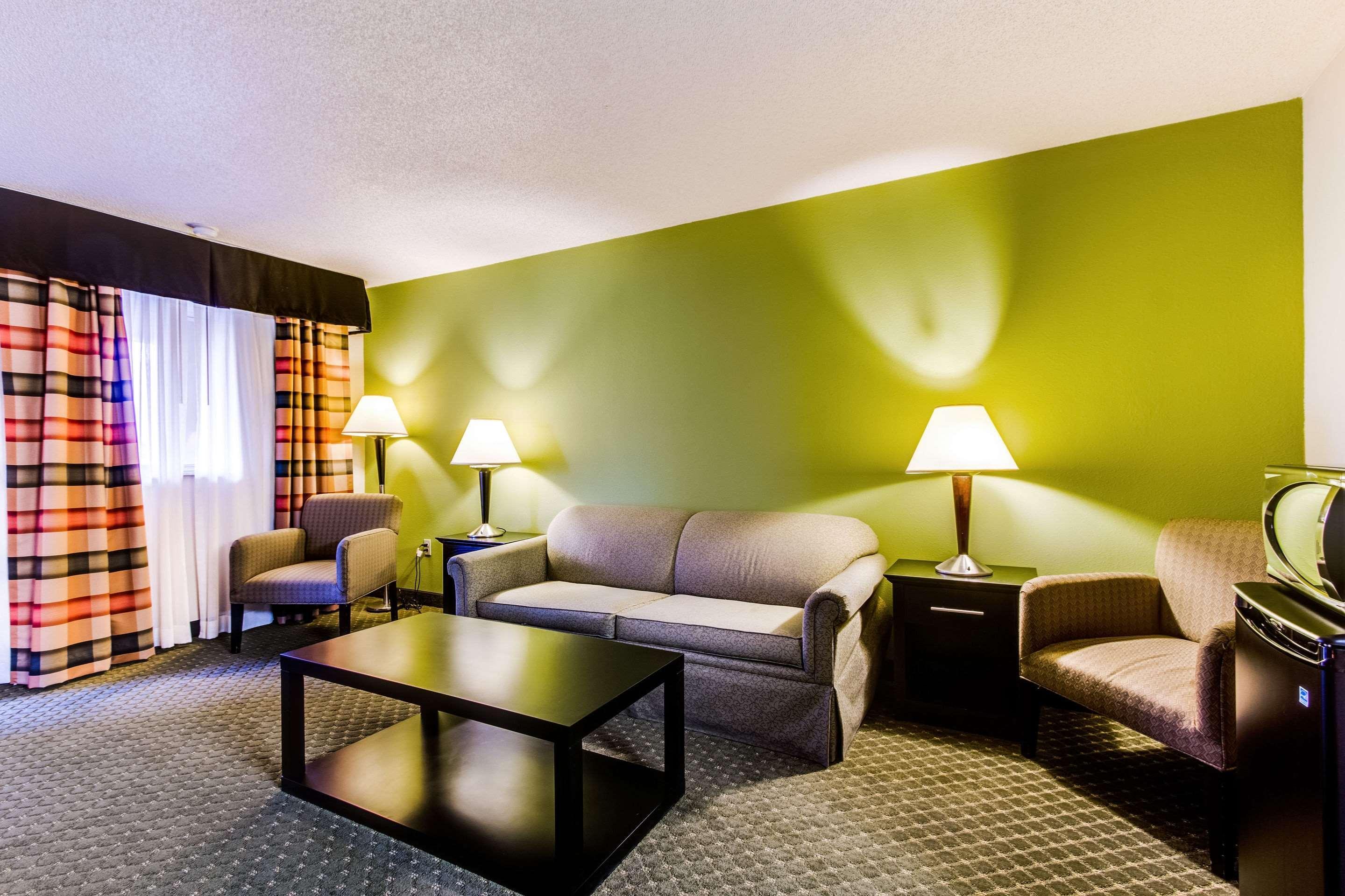 Quality Inn & Suites Moline - Quad Cities エクステリア 写真