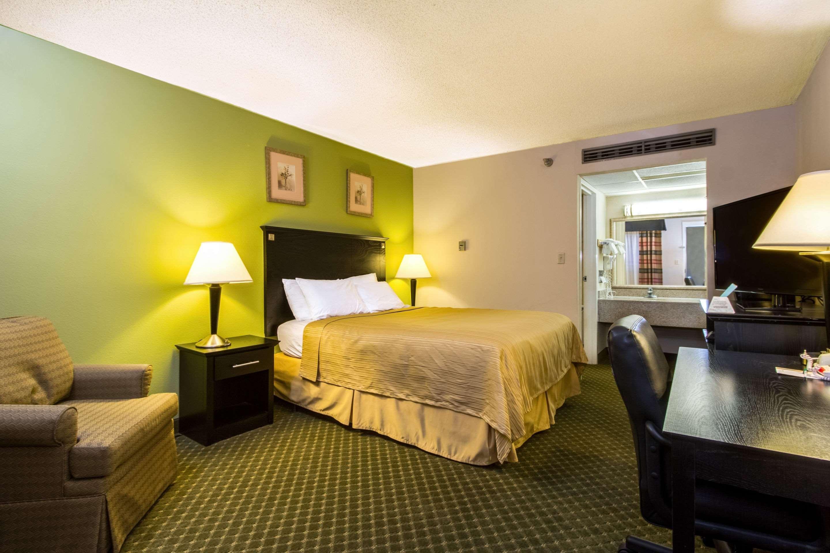 Quality Inn & Suites Moline - Quad Cities エクステリア 写真