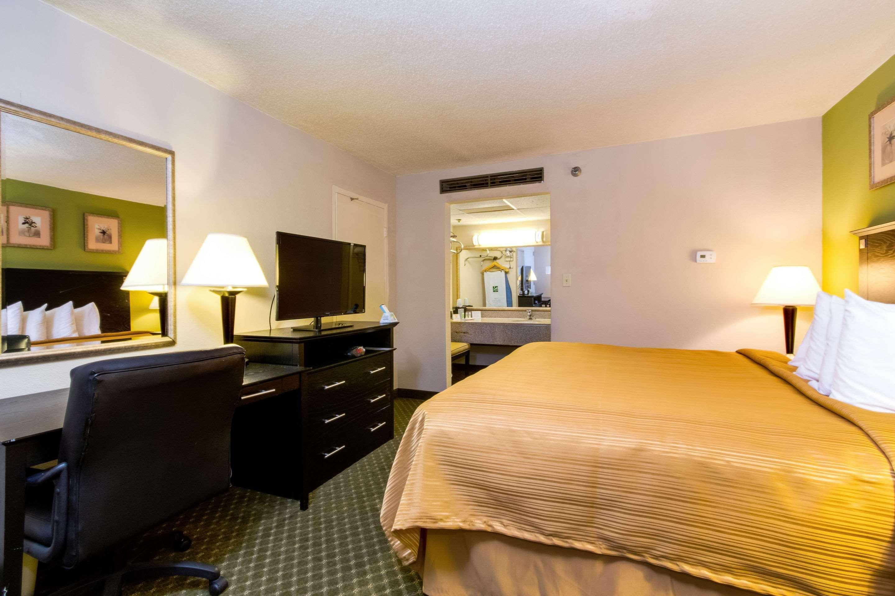 Quality Inn & Suites Moline - Quad Cities エクステリア 写真
