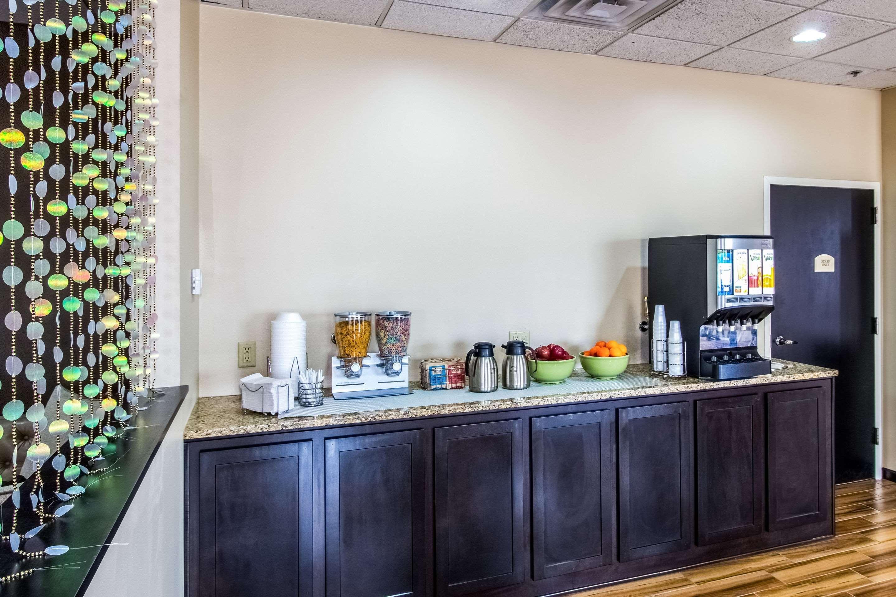 Quality Inn & Suites Moline - Quad Cities エクステリア 写真