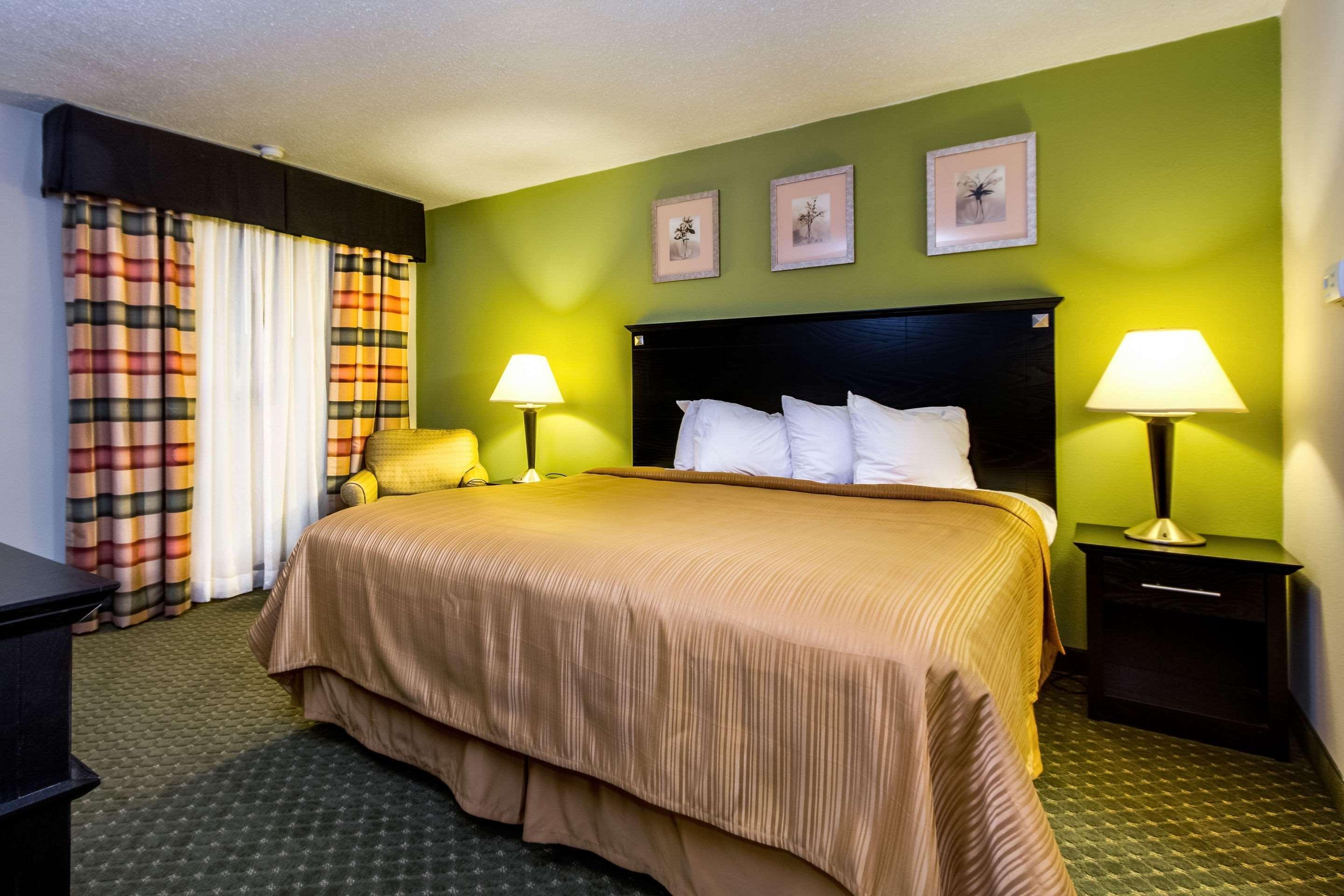 Quality Inn & Suites Moline - Quad Cities エクステリア 写真