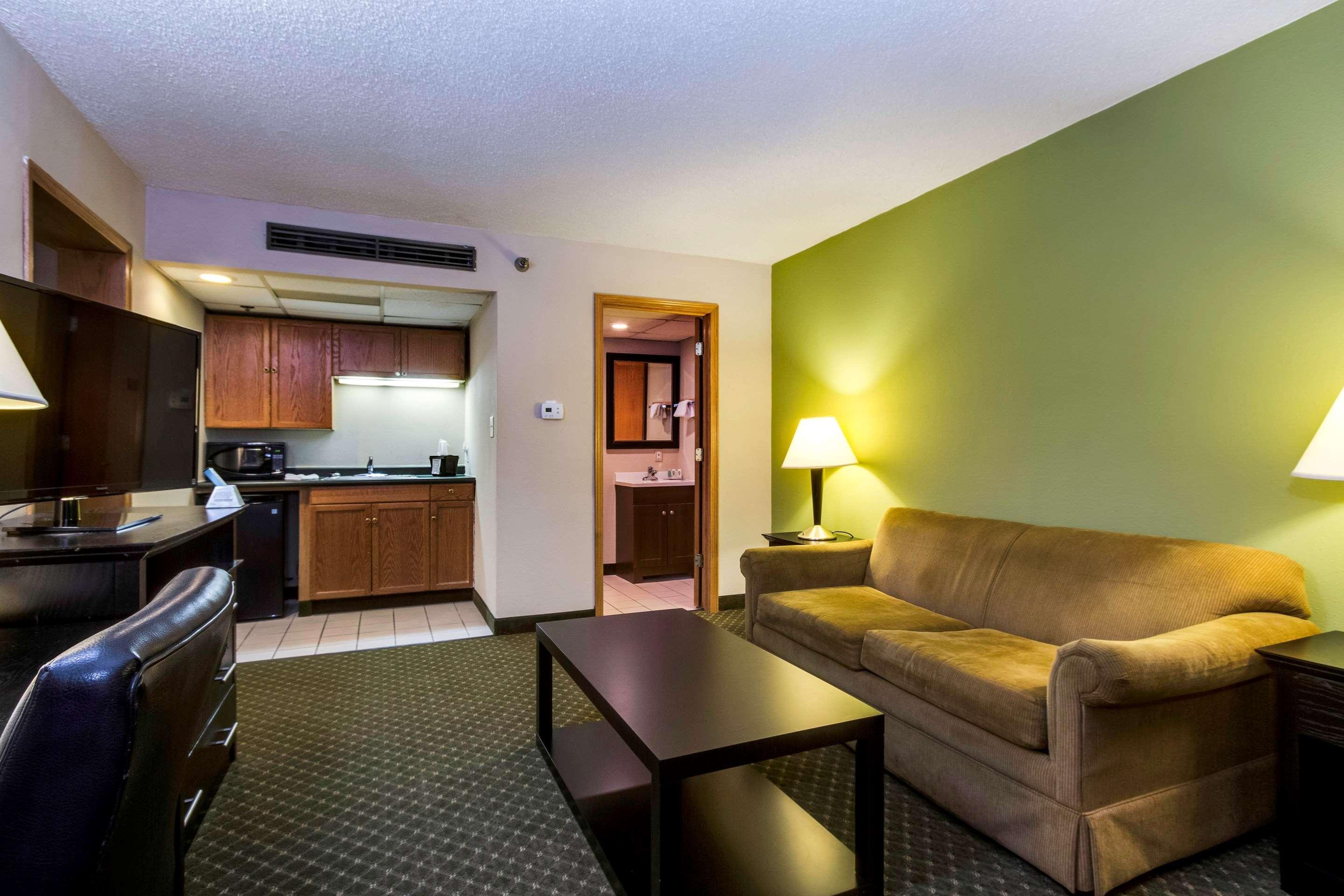Quality Inn & Suites Moline - Quad Cities エクステリア 写真