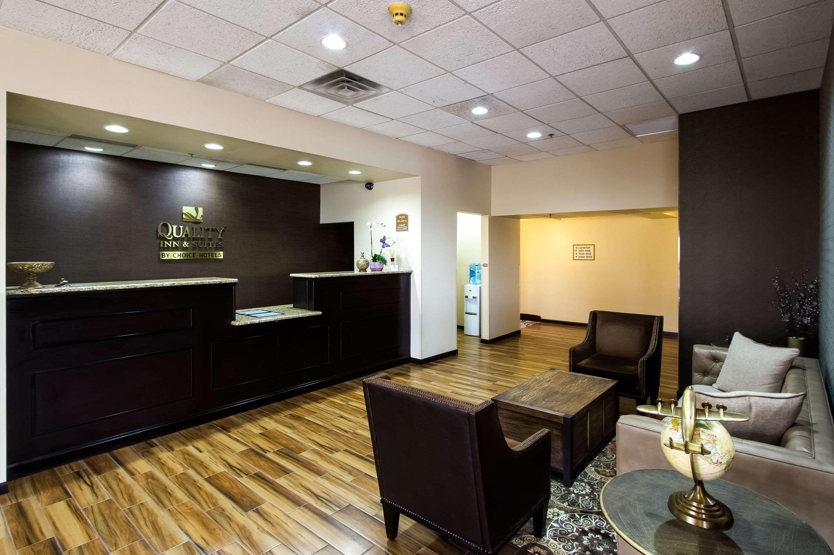 Quality Inn & Suites Moline - Quad Cities エクステリア 写真