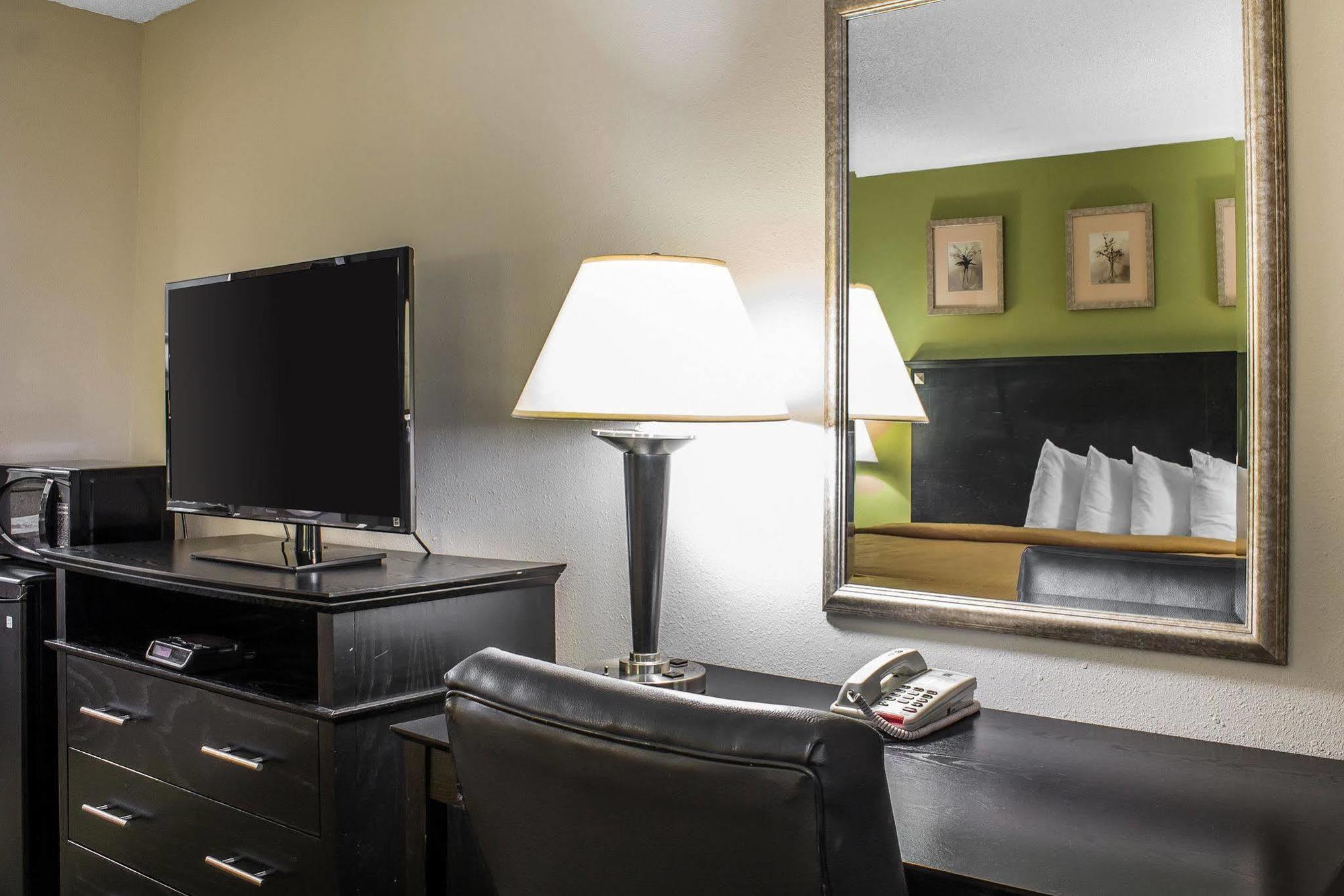 Quality Inn & Suites Moline - Quad Cities エクステリア 写真