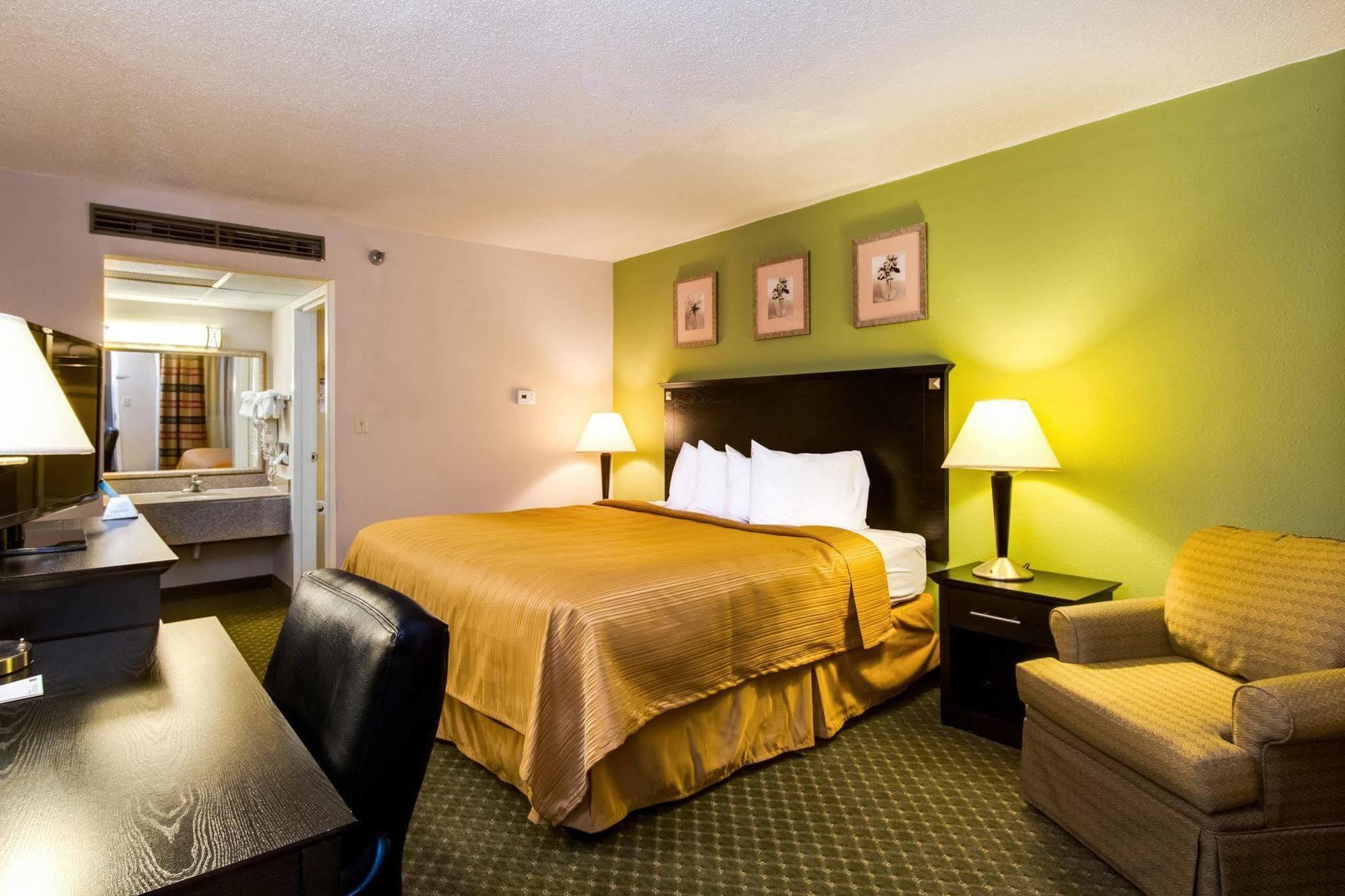 Quality Inn & Suites Moline - Quad Cities エクステリア 写真